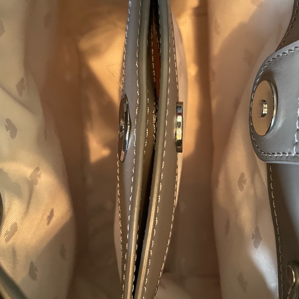 MAKE AN OFFER Kate spade grey cat faux fur marti small bucket bag crossbody - Picture 9 of 14